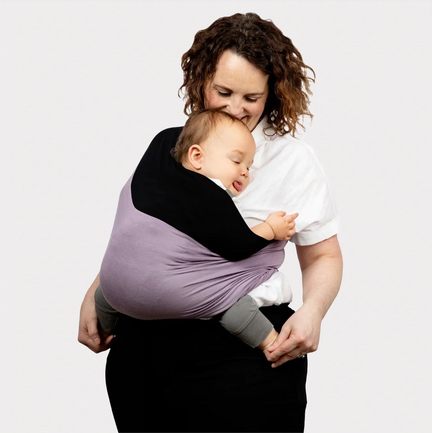 Two-tone cocoon baby carrier for a tender bond every day